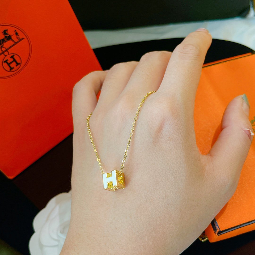 [Elowen jewels ]H WHITE SQUARE GOLD NECKLACE