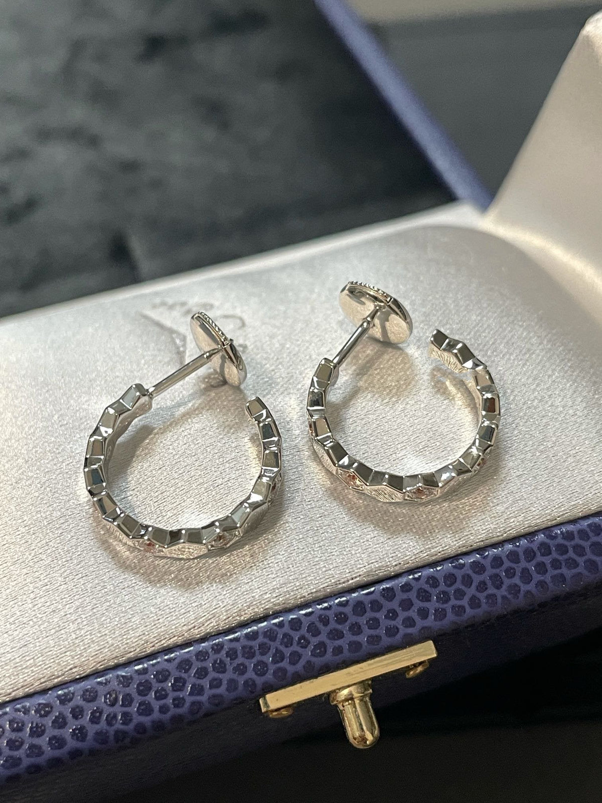 [Elowen jewels ]Hollow Design Four-Leaf Clover Flower Shape Earrings