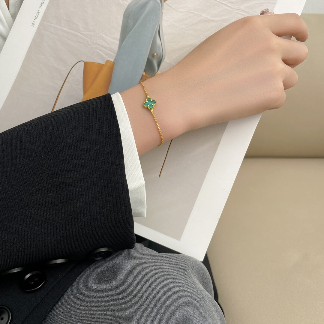 [Elowen jewels ]KLEEBLATT-ARMBAND MALACHIT 1 MOTIV