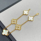 [Elowen jewels ]KOLLEKTION CLOVER WHITE PEARL MOP ARMBAND MIT 5 MOTIVEN