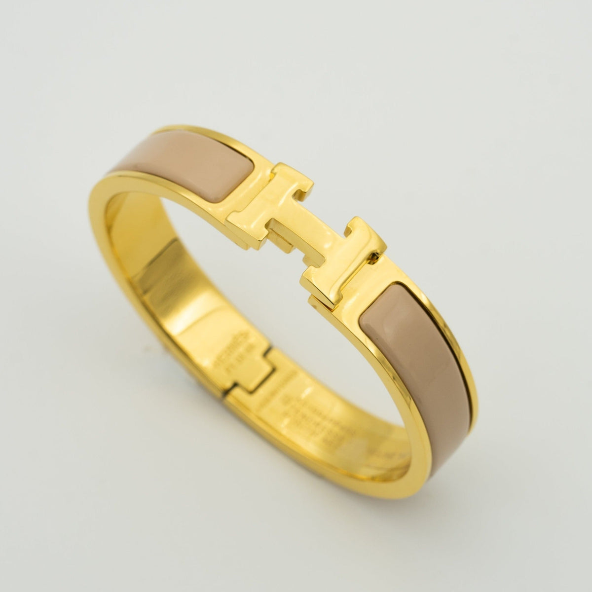 {
  "Elowen jewels": "エロウェン・ジュエルズ",
  "H GREY BRACELET": "Hグレーブレスレット"
}
