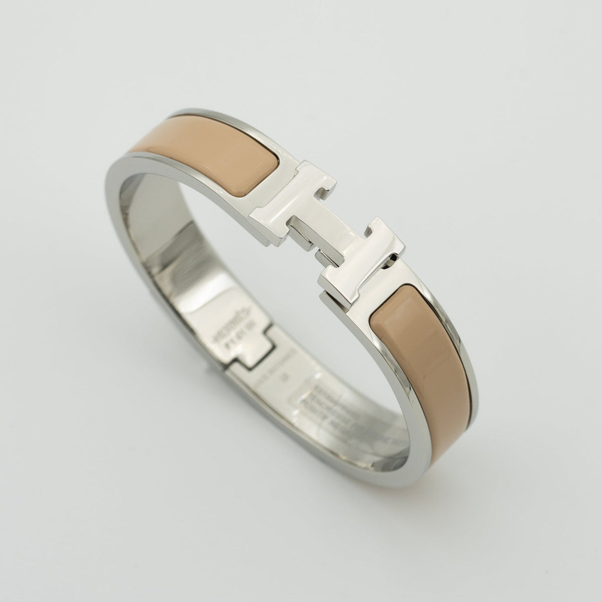{
  "Elowen jewels": "エロウェン・ジュエルズ",
  "H GREY BRACELET": "Hグレーブレスレット"
}