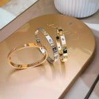 [Elowen jewels]KLASSISCHES 6,1-MM-LOVE-ARMBAND, 10 DIAMANTEN, MEHRFARBIG