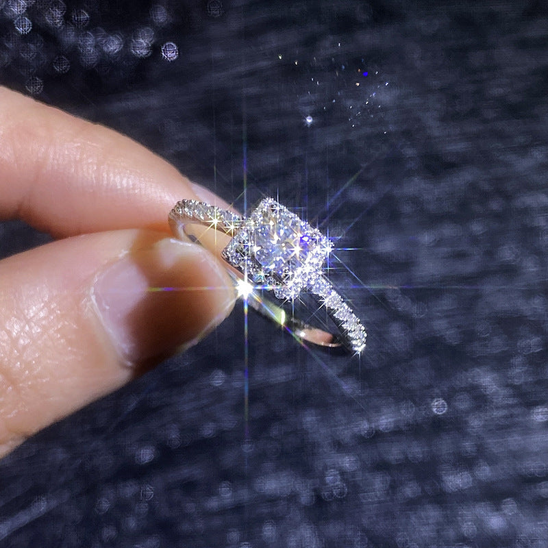 [Elowen]DAINTY SUGAR-CUBE MOISSANITE RING