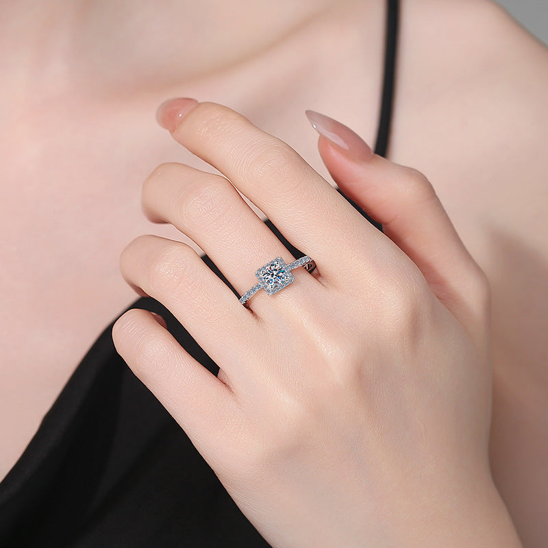 [Elowen]DAINTY SUGAR-CUBE MOISSANITE RING
