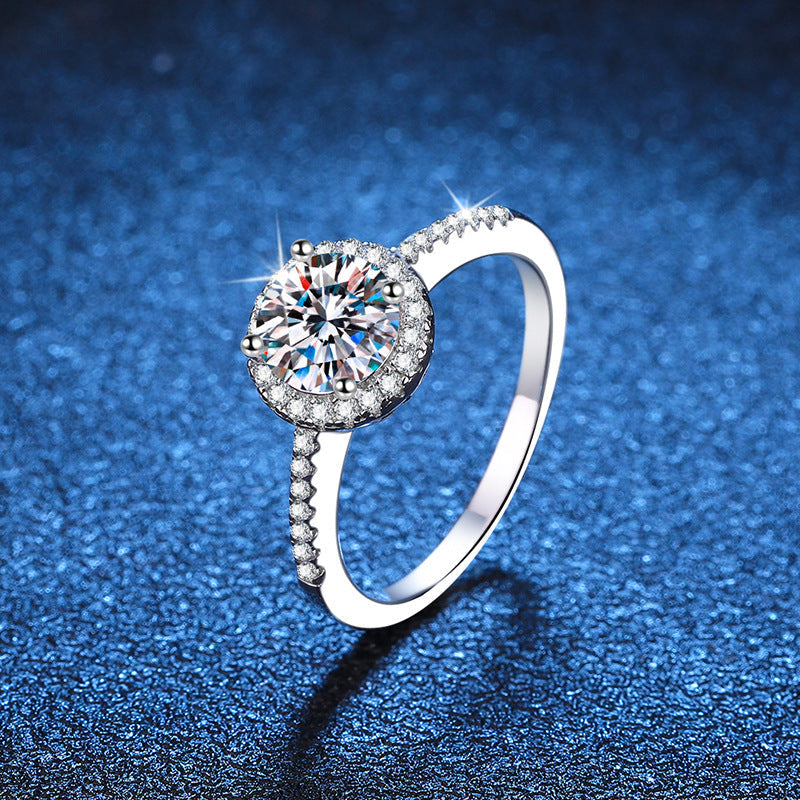 [Elowen]VERLOBUNGSRING MIT STRAHLENDEM ROUND-HALO-MOISSANIT