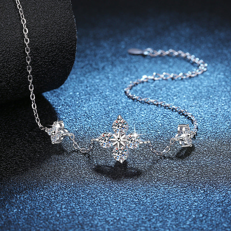 [Elowen]CLOVER LUCKY CHARM MOISSANITE BRACELET