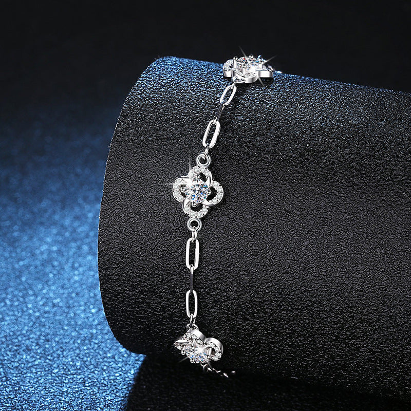 [Elowen]TRIPLE-CLOVER MOISSANITE BRACELET