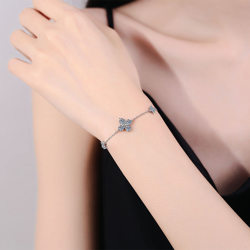 [Elowen]CLOVER LUCKY CHARM MOISSANITE BRACELET