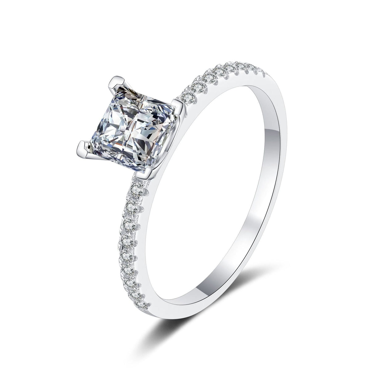 [Elowen]ELEGANTES VERLOBUNGSRING-MODELL MIT PRINZESS-SCHLIFF-MOISSANIT
