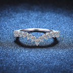[Elowen]ELEGANT V-SHAPED CHEVRON MOISSANITE RING