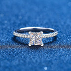 [Elowen]ELEGANT PRINCESS CUT MOISSANITE ENGAGEMENT RING