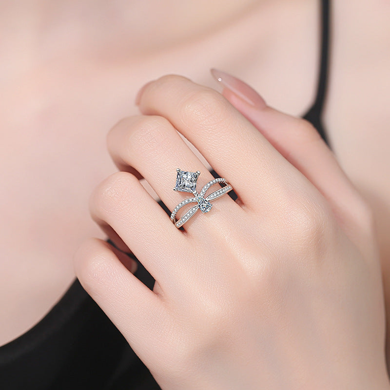 [Elowen]ELEGANT DOUBLE-TWISTED MOISSANITE RING