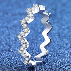 [Elowen]CHIC WAVY MOISSANITE ETERNITY RING
