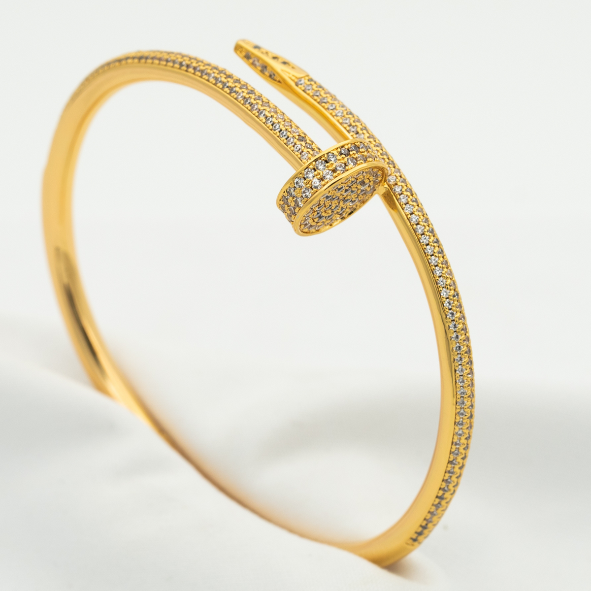 {
"Elowen jewels": "Elowen jewels",
"JUSTE BRACELET 3.5MM ALL DIAMONDS": "JUSTE ARMBAND 3,5 MM VOLL BESETZT MIT DIAMANTEN"
}