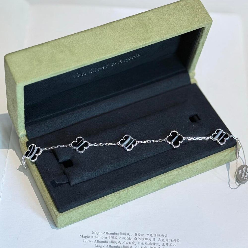 {
  "Elowen jewels ": "Elowen jewels ",
  "CLOVER 5 MOTIF VEINED ONYX BRACELET SILVER": "クローバー 5モチーフ ヴェインドオニキス ブレスレット シルバー"
}