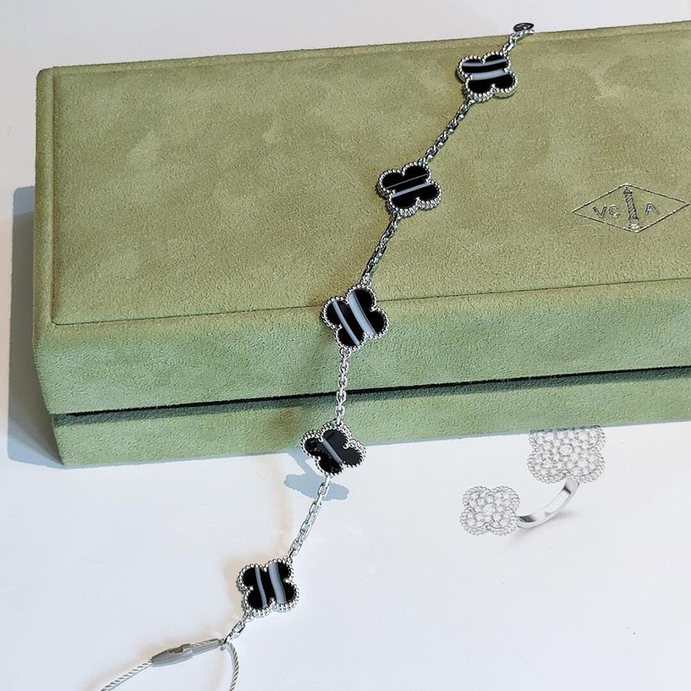 {
  "Elowen jewels ": "Elowen jewels ",
  "CLOVER 5 MOTIF VEINED ONYX BRACELET SILVER": "クローバー 5モチーフ ヴェインドオニキス ブレスレット シルバー"
}