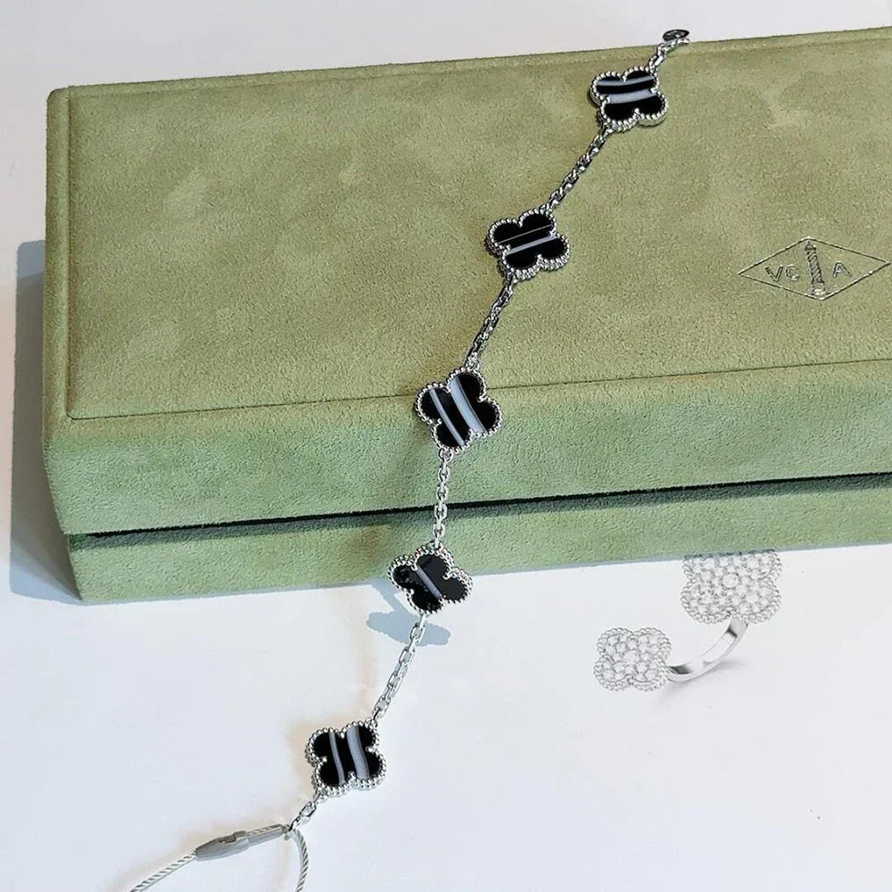[Elowen jewels ] CLOVER 5 MOTIF PULSAR STONE BRACELET COLLECTION