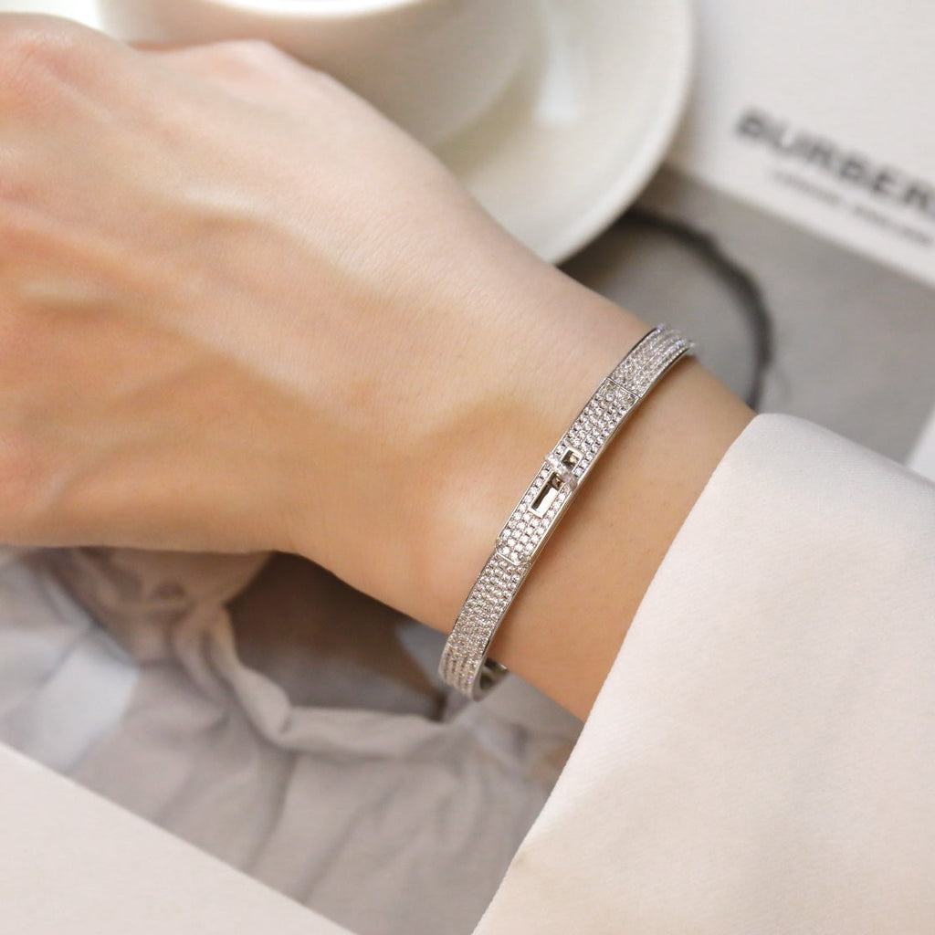 {
  "Elowen jewels ": "エローウェン・ジュエルズ",
  "KELLY BRACELET DIAMOND PAVED": "ケリー ブレスレット ダイヤモンドパヴェ"
}