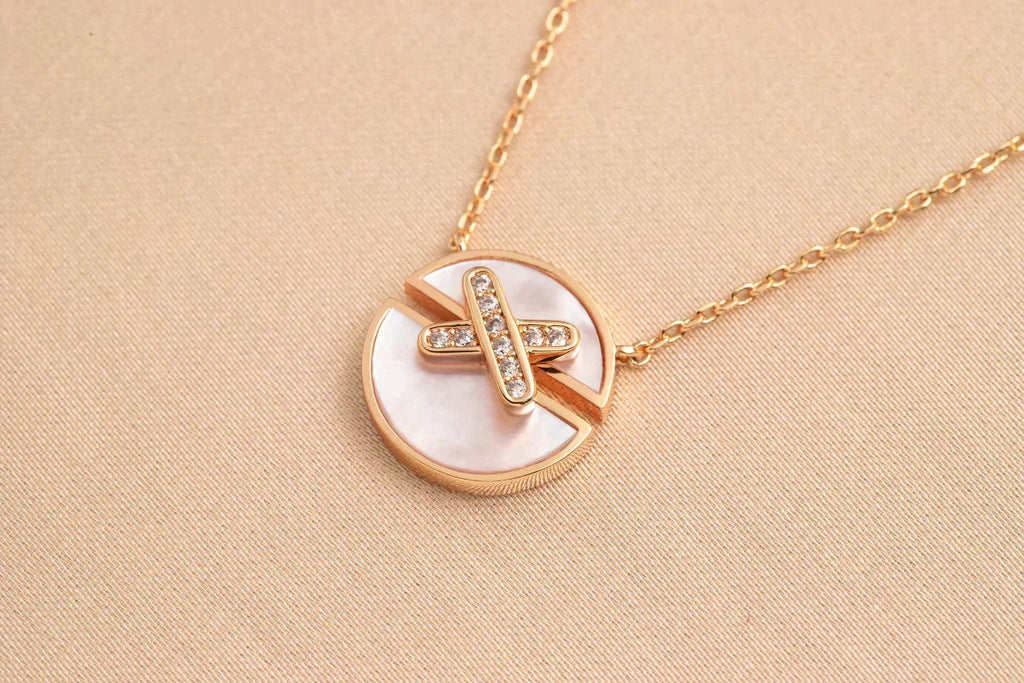 {
  "Elowen jewels": "Elowen jewels",
  "JEUX DE ROSE GOLD DIAMOND NECKLACE": "JEUX ローズゴールド ダイヤモンドネックレス"
}