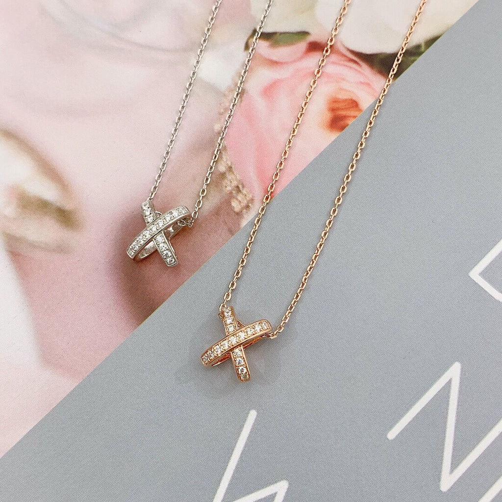{
  "Elowen jewels": "Elowen Schmuck",
  "JEUX DE DIAMOND NECKLACE": "JEUX DE DIAMANT HALSKETTE"
}