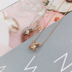 {
  "Elowen jewels": "Elowen Schmuck",
  "JEUX DE DIAMOND NECKLACE": "JEUX DE DIAMANT HALSKETTE"
}