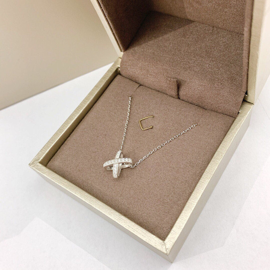 {
  "Elowen jewels": "Elowen Schmuck",
  "JEUX DE DIAMOND NECKLACE": "JEUX DE DIAMANT HALSKETTE"
}