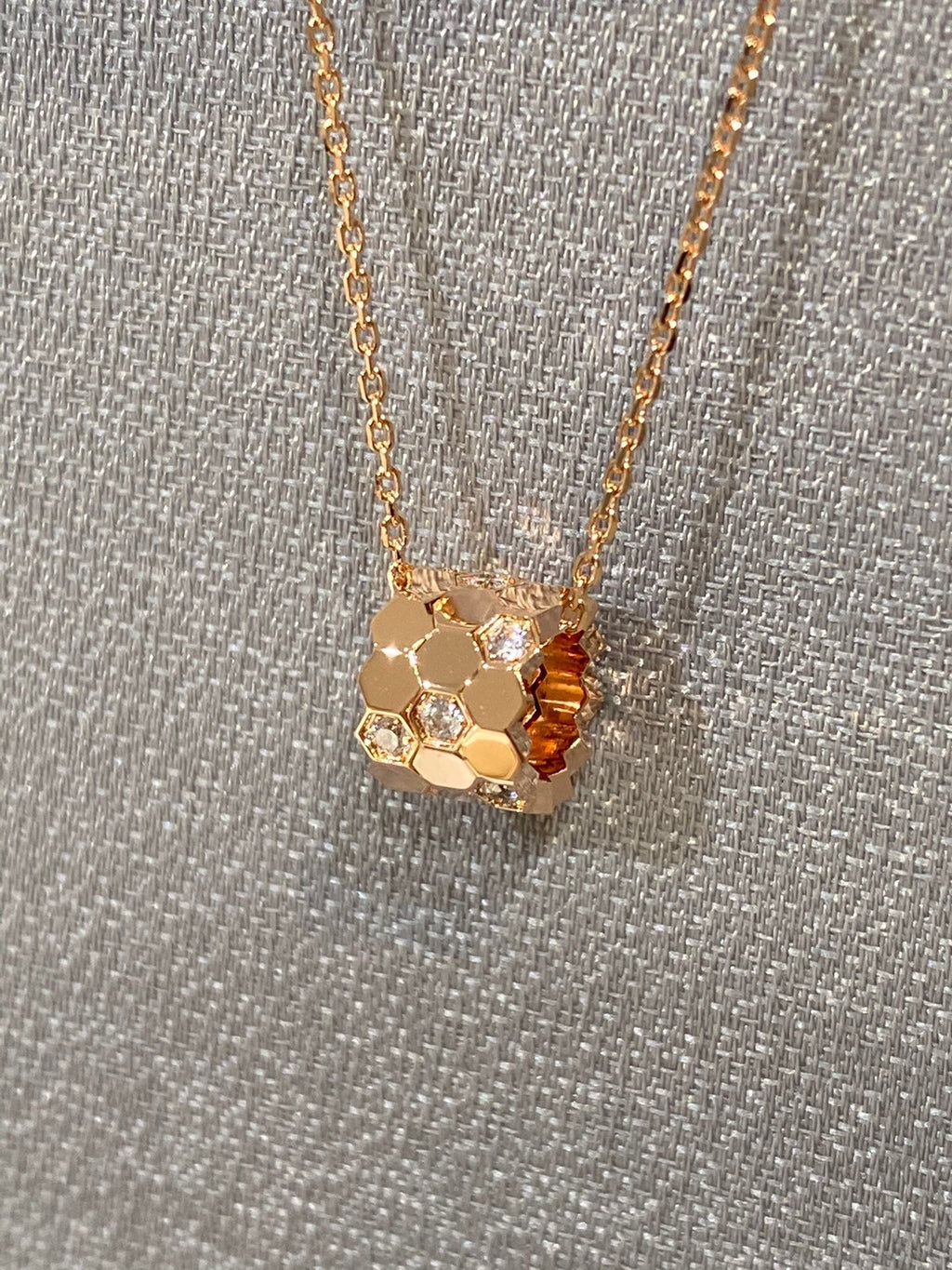 [Elowen jewels ]BEE LOVE DIAMOND NECKLACE