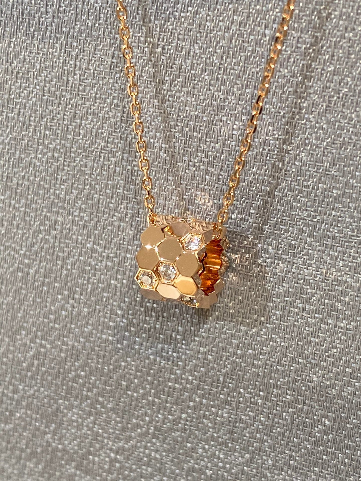 [Elowen jewels ]BEE LOVE DIAMOND NECKLACE