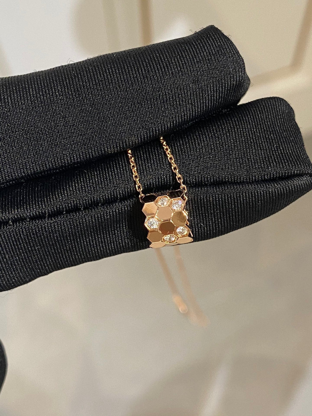 [Elowen jewels ]BEE LOVE DIAMOND NECKLACE
