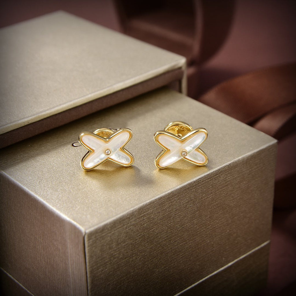 [Elowen jewels ]JEUX DE WHITE MOP GOLD DIAMOND OHRRINGE