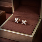 {
  "Elowen jewels ": "Elowen jewels ",
  "JEUX DE GOLD DIAMOND EARRINGS": "JEUX DE ゴールドダイヤモンドピアス"
}
