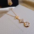 [Elowen jewels ]COLOR BLOSSOM LARIAT-HALSKETTE AUS ROSÉGOLD MIT WEISSEM PERLMUTT UND DIAMANT