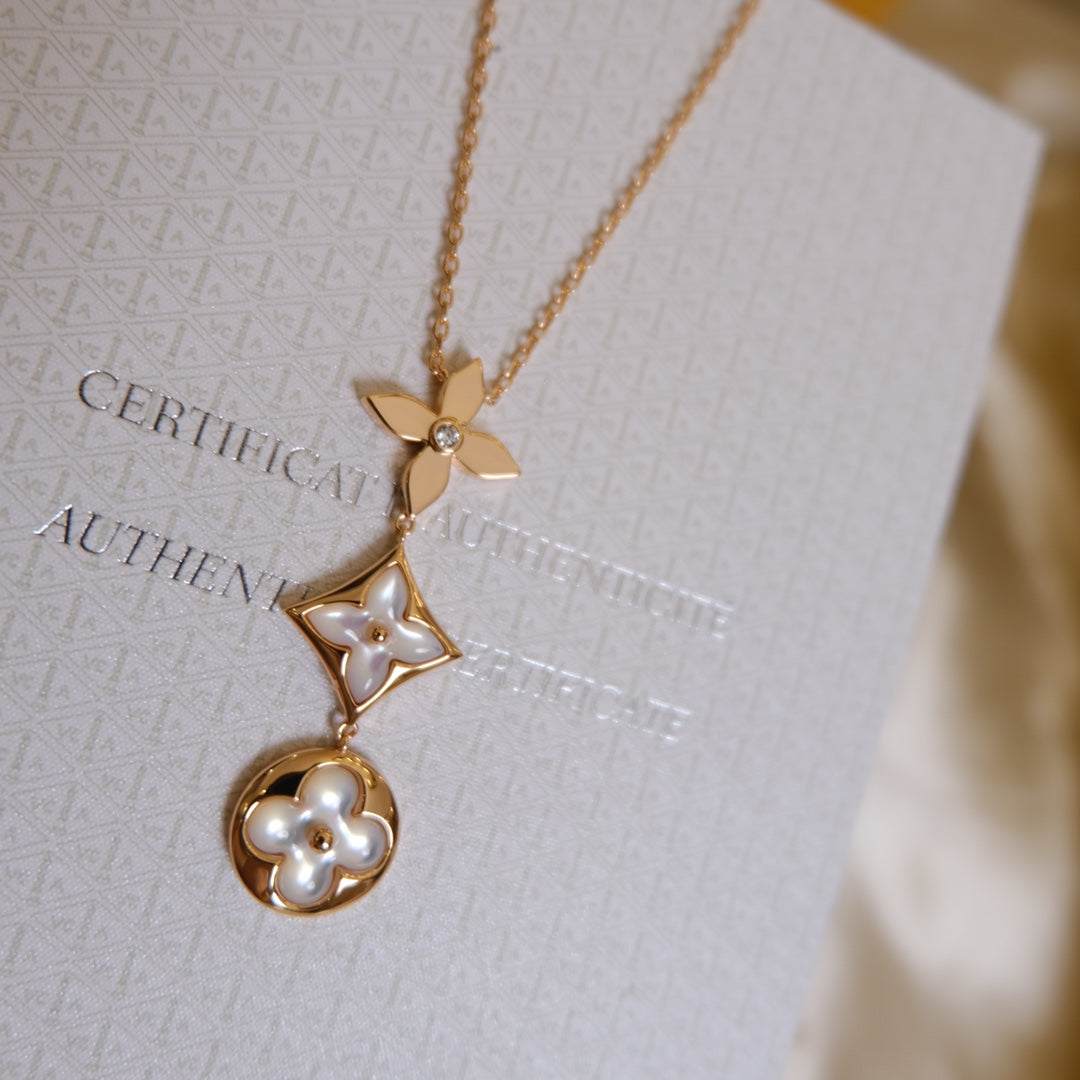 [Elowen jewels ]COLOR BLOSSOM LARIAT-HALSKETTE AUS ROSÉGOLD MIT WEISSEM PERLMUTT UND DIAMANT