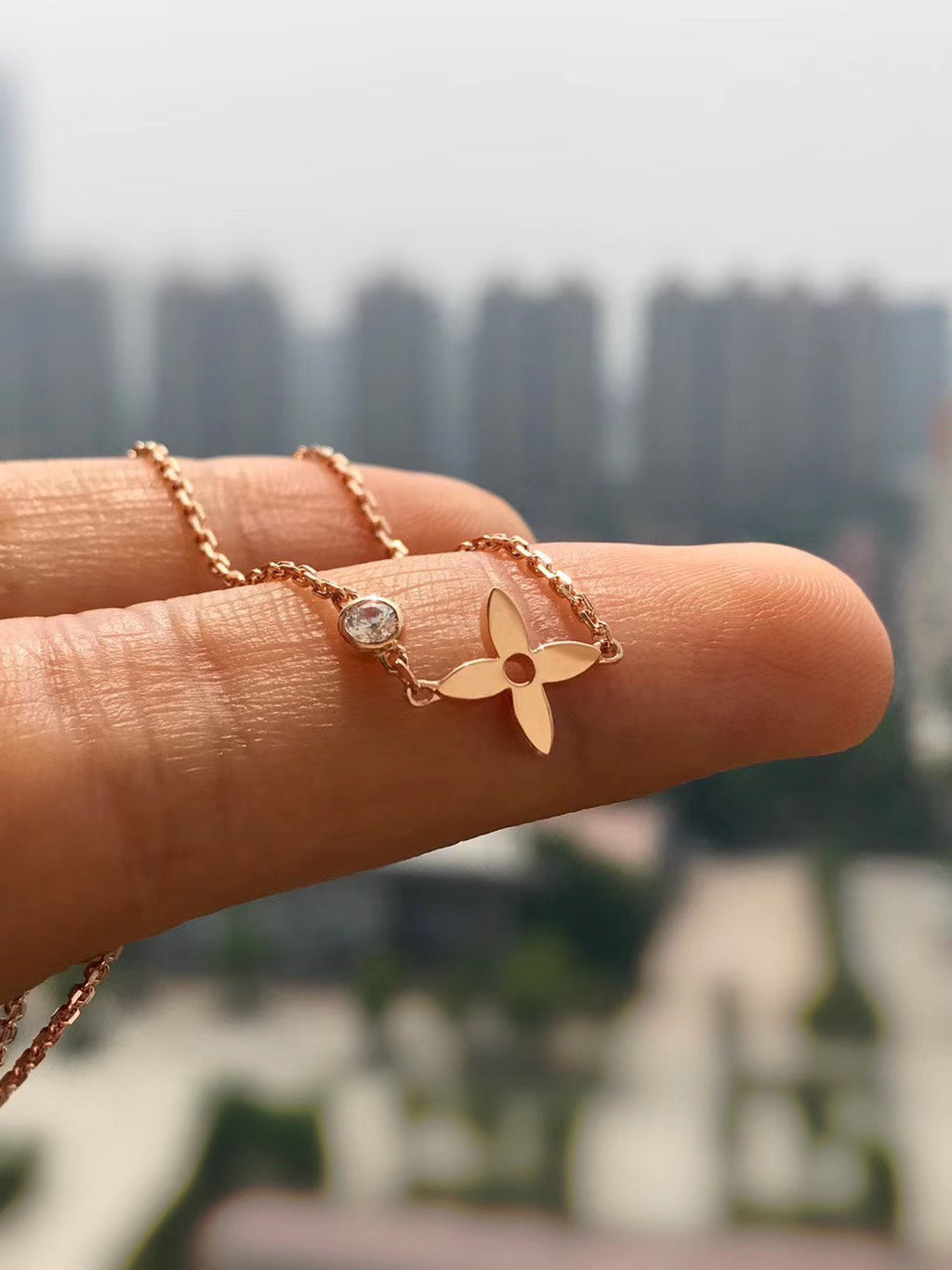 [Elowen jewels ]BLÜTEN-ANHÄNGER ROSÉGOLD UND DIAMANT
