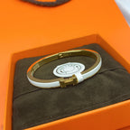 [Elowen jewels ]CLASSIC HM CLIC WHITE 8MM ENAMEL BRACELET