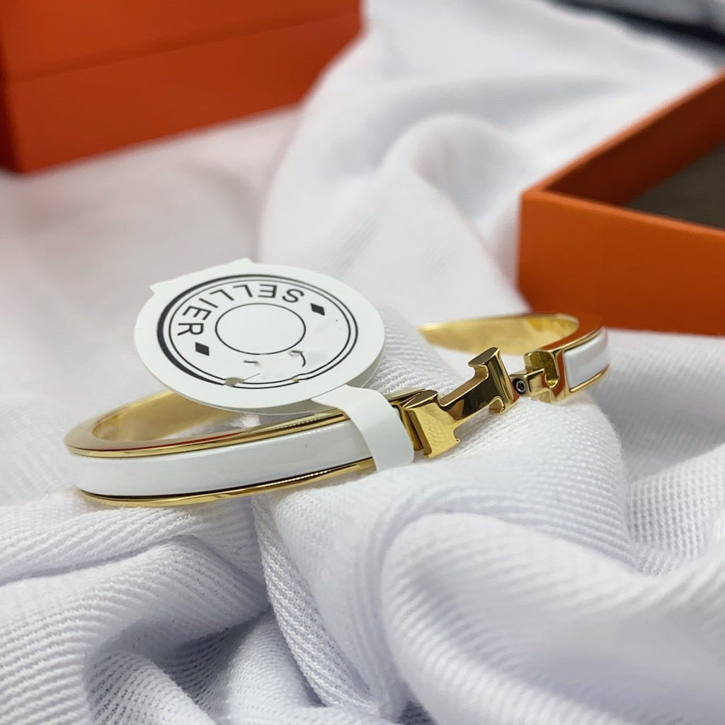 [Elowen jewels ]CLASSIC HM CLIC WHITE 8MM ENAMEL BRACELET