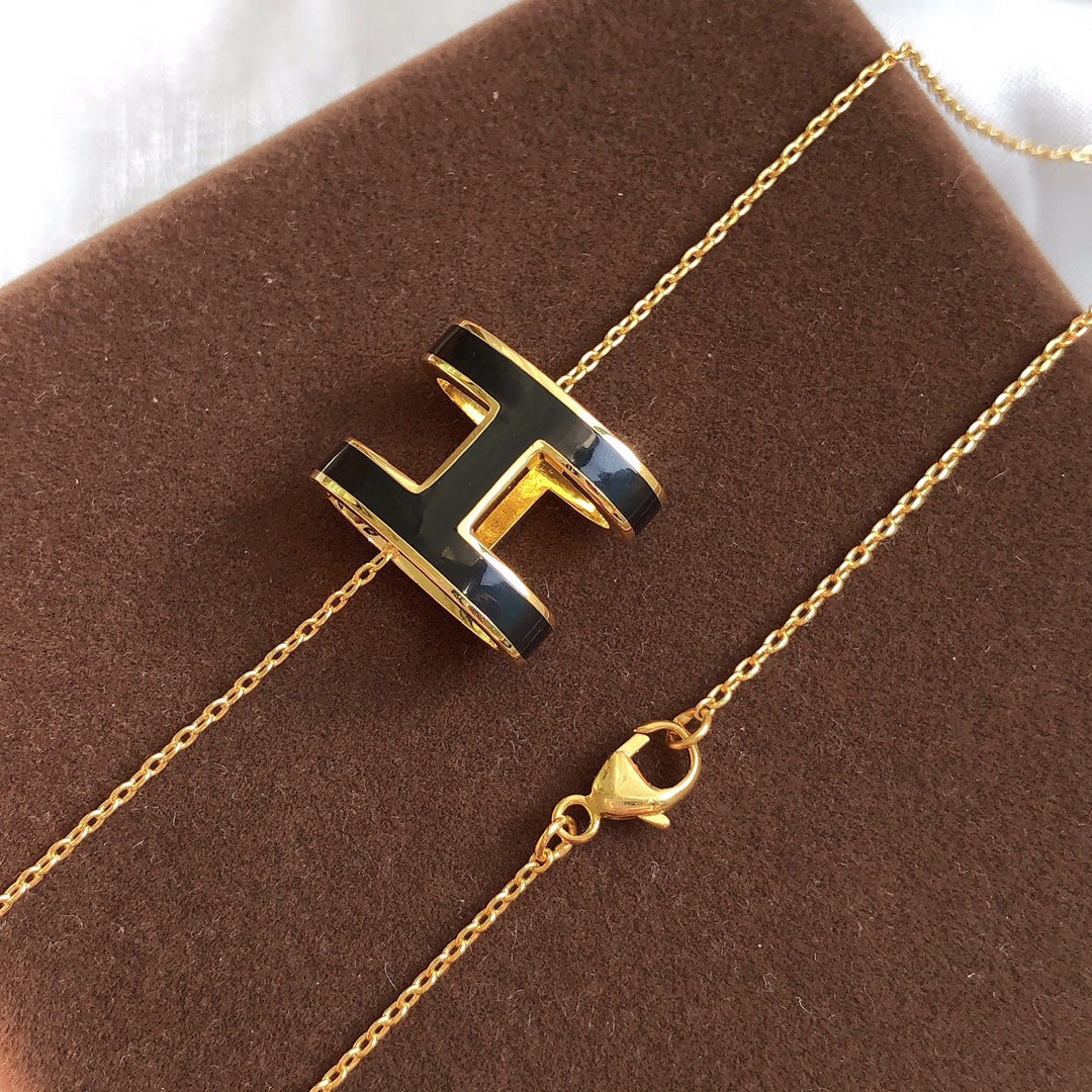 [Elowen jewels ]HM CLIC BLACK ENAMEL GOLD NECKLACE