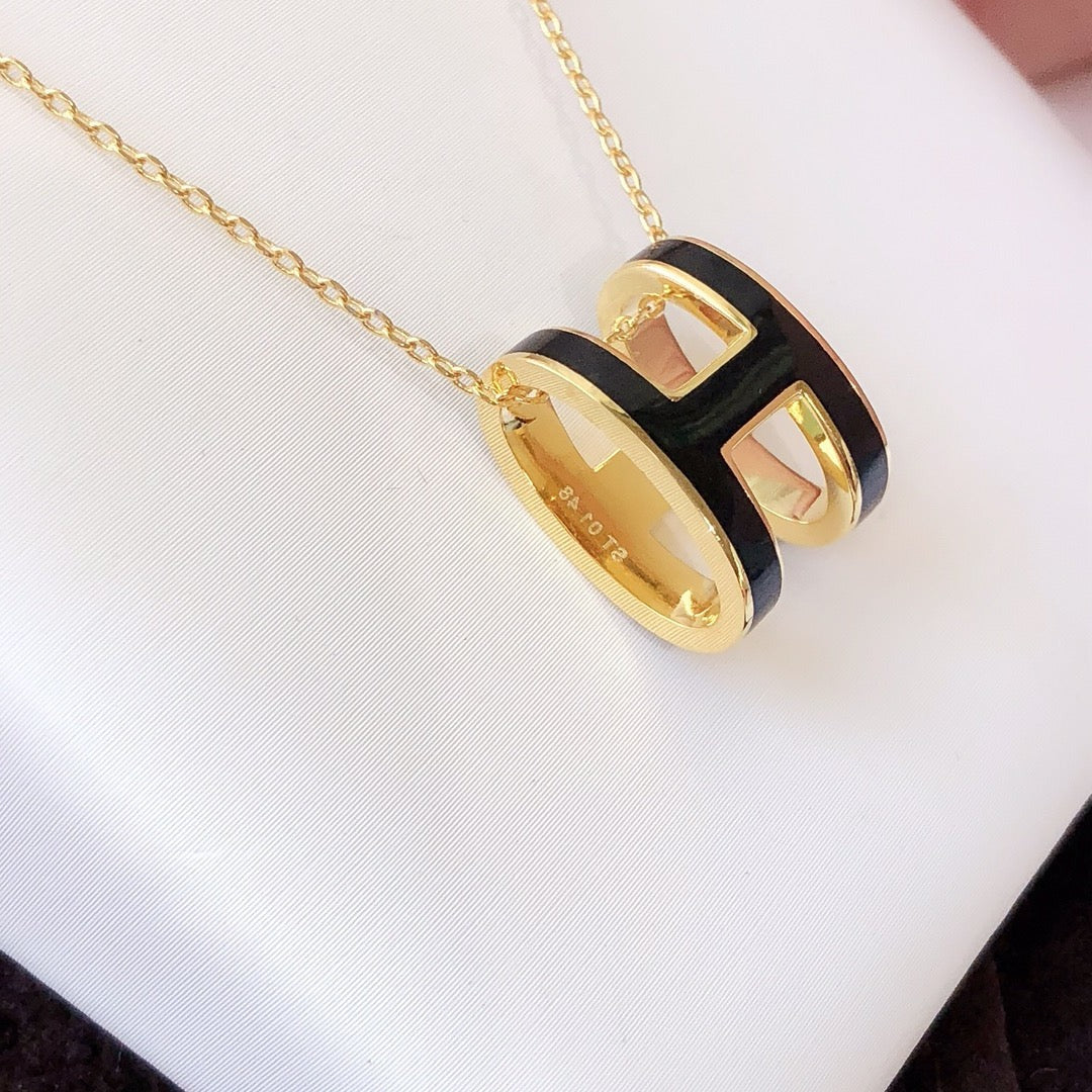 [Elowen jewels ]HM CLIC BLACK ENAMEL GOLD NECKLACE