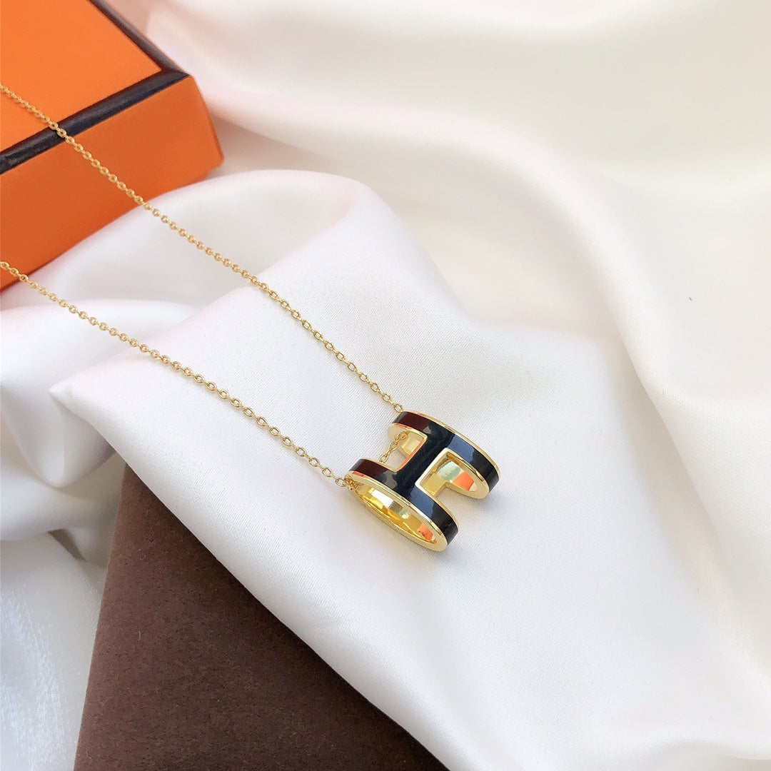 [Elowen jewels ]HM CLIC BLACK ENAMEL GOLD NECKLACE