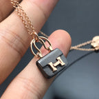 [Elowen jewels ]DAMEN-HALSKETTE MIT HM AMULETTES CONSTANCE ANHÄNGER