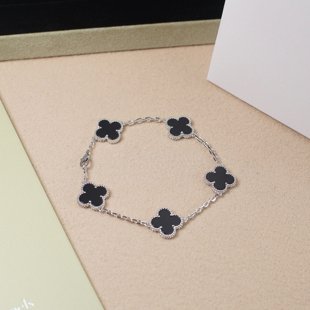 [Elowen jewels ] CLOVER 5 MOTIF ONYXS BRACELET COLLECTION
