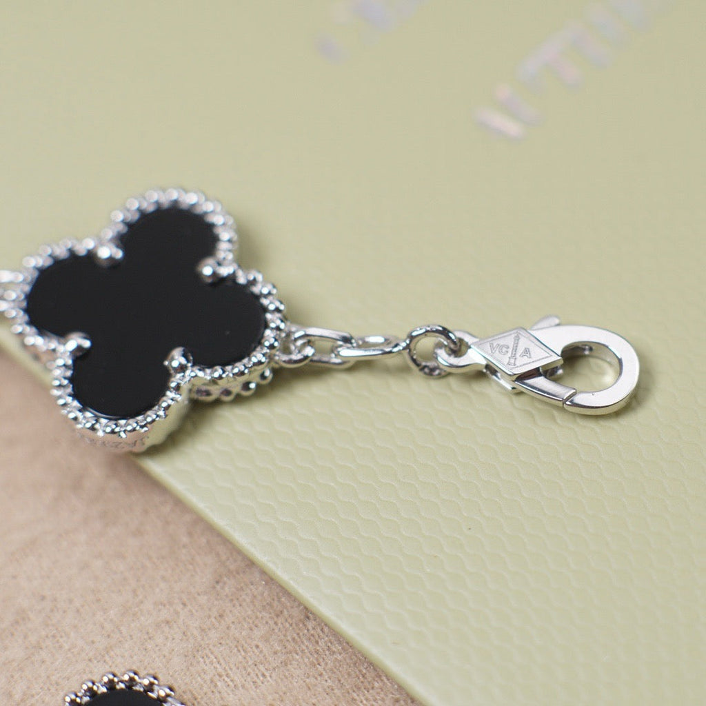 [Elowen jewels ] CLOVER 5 MOTIF ONYXS BRACELET COLLECTION