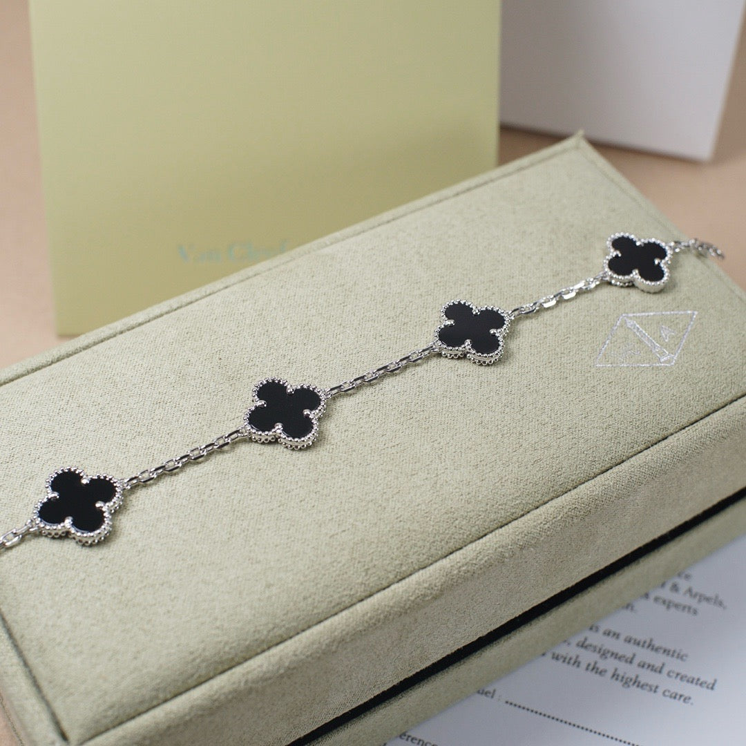 [Elowen jewels ] CLOVER 5 MOTIF ONYXS BRACELET COLLECTION