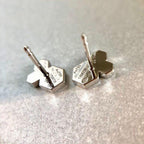 {
  "Elowen jewels": "エロウェン・ジュエルズ",
  "BEE LOVE SILVER DIAMOND EARRINGS": "ビー・ラブ・シルバー・ダイヤモンド・イヤリング"
}