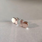 {
  "Elowen jewels": "エロウェン・ジュエルズ",
  "BEE LOVE SILVER DIAMOND EARRINGS": "ビー・ラブ・シルバー・ダイヤモンド・イヤリング"
}