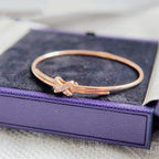 {
  "Elowen jewels": "エロウェン・ジュエルズ",
  "JEUX DE BRACELET PINK GOLD DIAMONDS": "ブレスレット・ジュ・ピンクゴールド・ダイヤモンド"
}