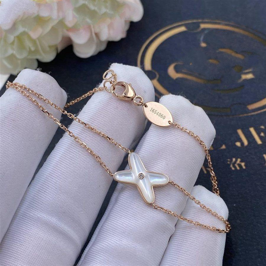 {
  "Elowen jewels": "Elowen jewels",
  "JEUX BRACELET WHITE MOP PINK GOLD 1 DIAMOND": "JEUX ブレスレット ホワイトマザーオブパール ピンクゴールド ダイヤモンド1石"
}