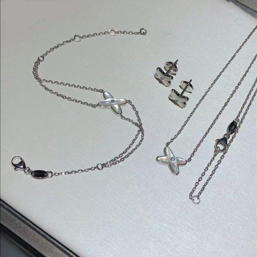 {
  "Elowen jewels": "Elowen jewels",
  "JEUX BRACELET WHITE MOP SILVER 1 DIAMOND": "JEUX ARMBAND WEISSES PERLMUTT SILBER 1 DIAMANT"
}