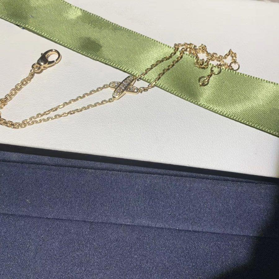 {
  "Elowen jewels": "Elowen Schmuck",
  "JEUX BRACELET GOLD DIAMOND": "JEUX ARMBAND GOLD DIAMANT"
}